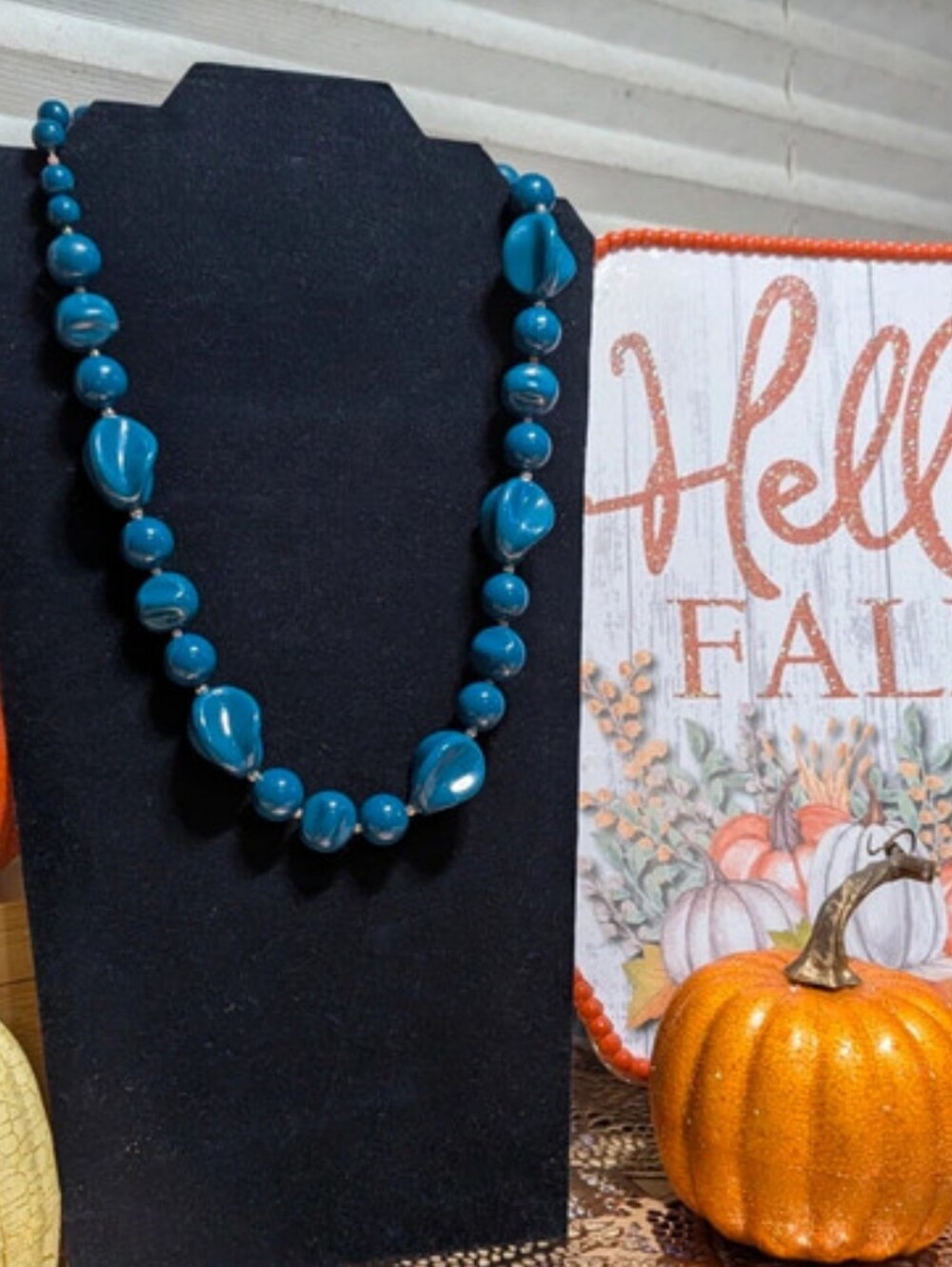 Vintage chunky peacock teal blue lucite / acrylic bead statement necklace